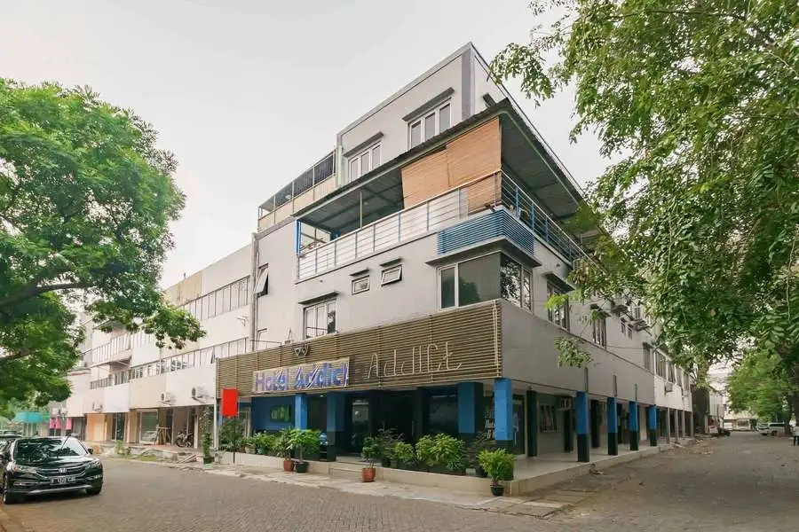 RedDoorz Plus near Lippo Cikarang Mall