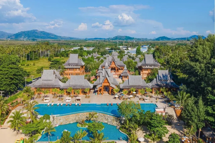 Курортный отель Santhiya Phuket Natai Resort & Spa