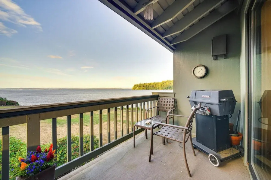 Water Views & Marina Access: Port Ludlow Getaway