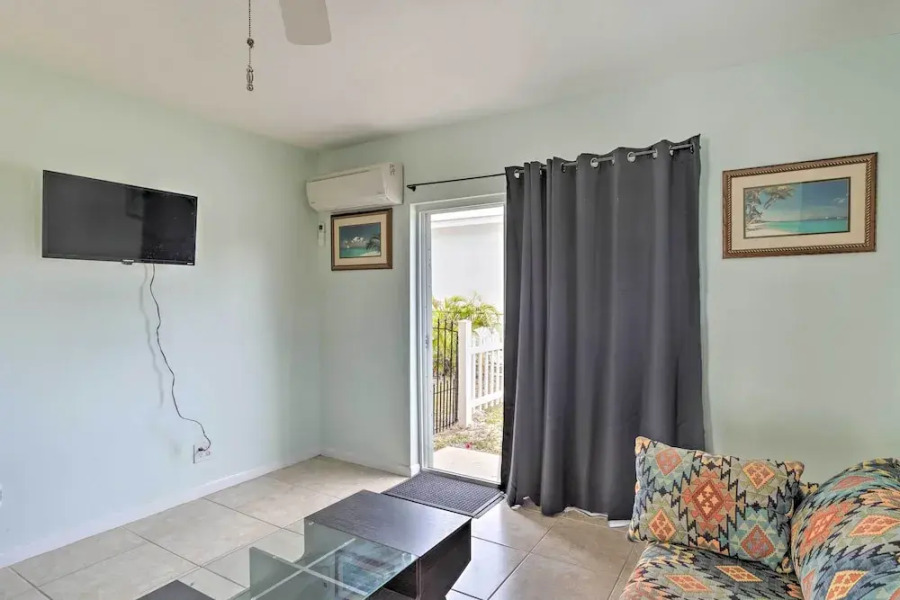 Pet-friendly Jensen Beach Home w/ Yard Near Ocean!