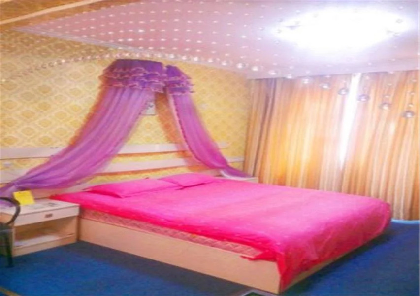 Liaocheng Shenxian Rainbow Express Inn