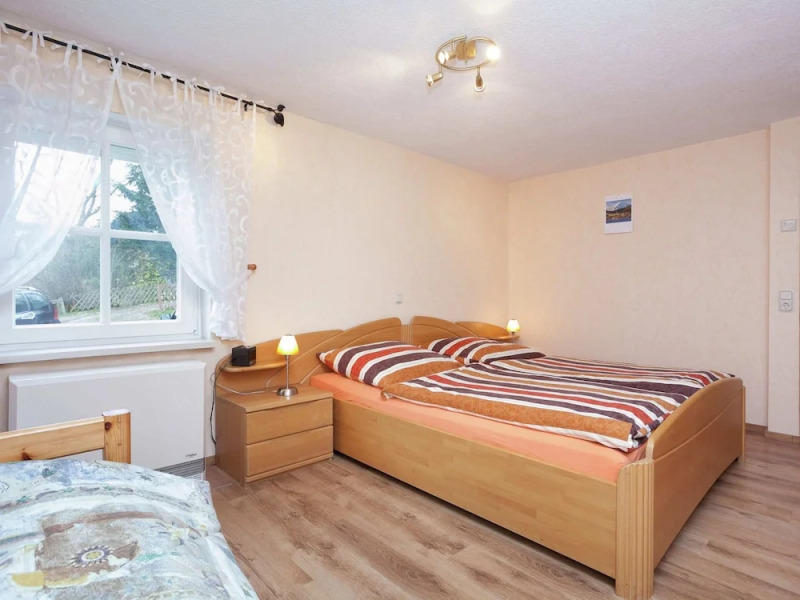 Quaint Holiday Home in Güntersberge near Lake