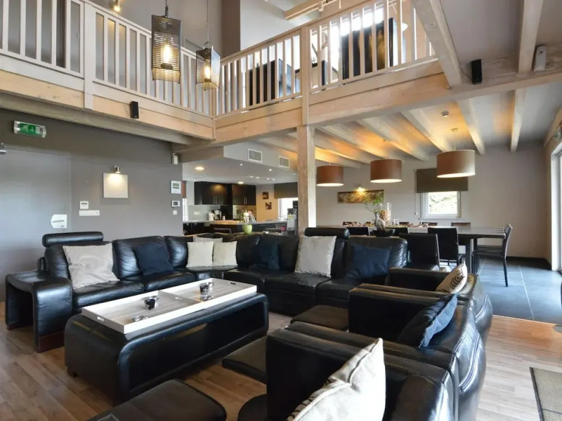 Luxurious Villa in Nadrin Belgium with Sauna & Hot Tub