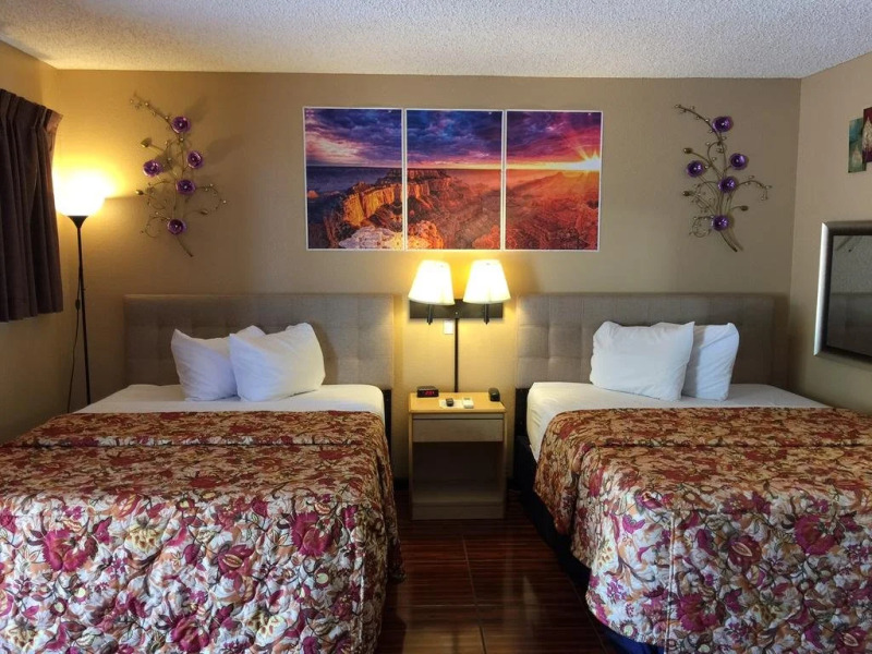 La Siesta Motel & RV Resort