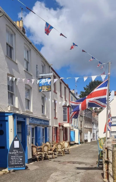 Tregantle Farm Eco Glampsite Super Safari Cabin