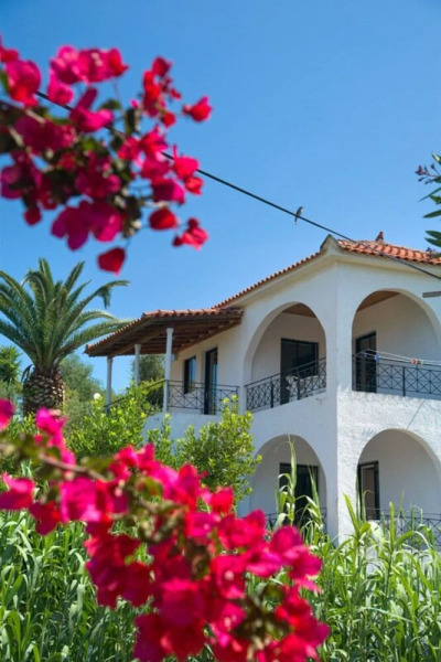 Peroulia Beach Houses