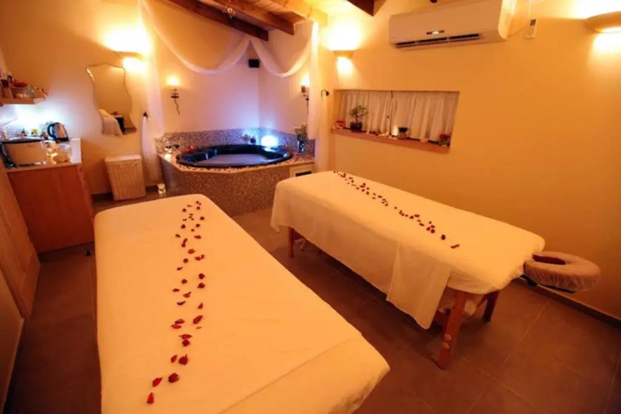 Talia Cabin Guest & Spa