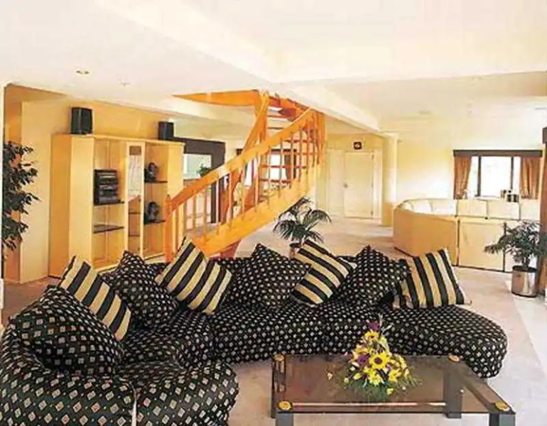 Chateau Blanc Suites