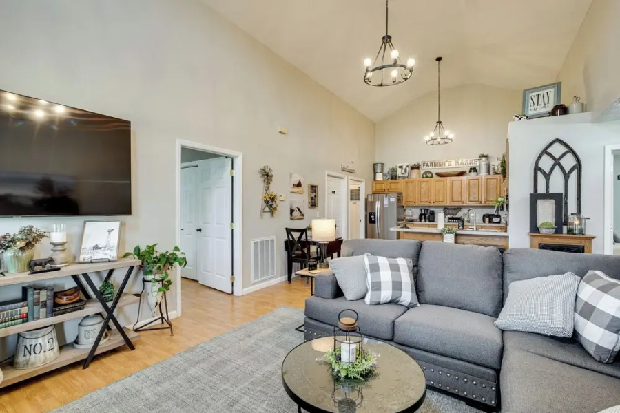 Near Lake Cumberland: Monticello Home w/ Gazebo!