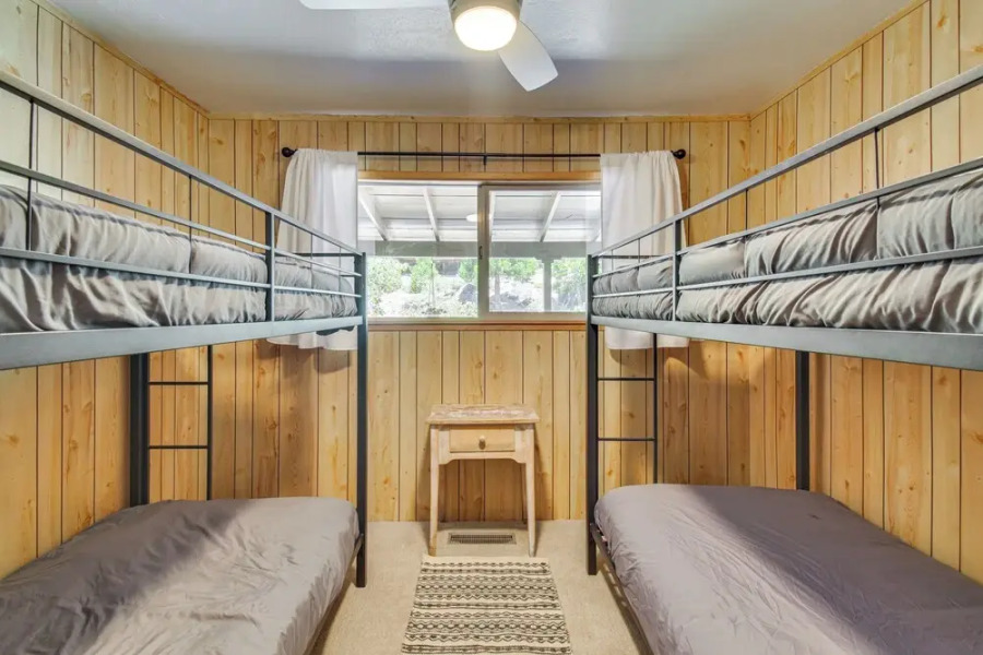 Cozy Retreat w/ Deck ~ 2 Mi to Pinecrest Lake!