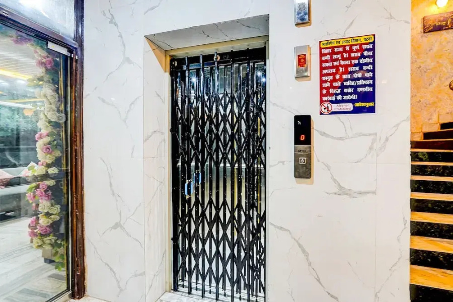 Fabhotel Dream Palace I