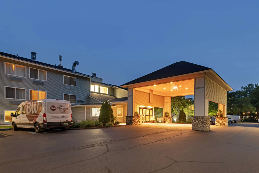 Best Western Plus Windjammer Inn & Conference Center