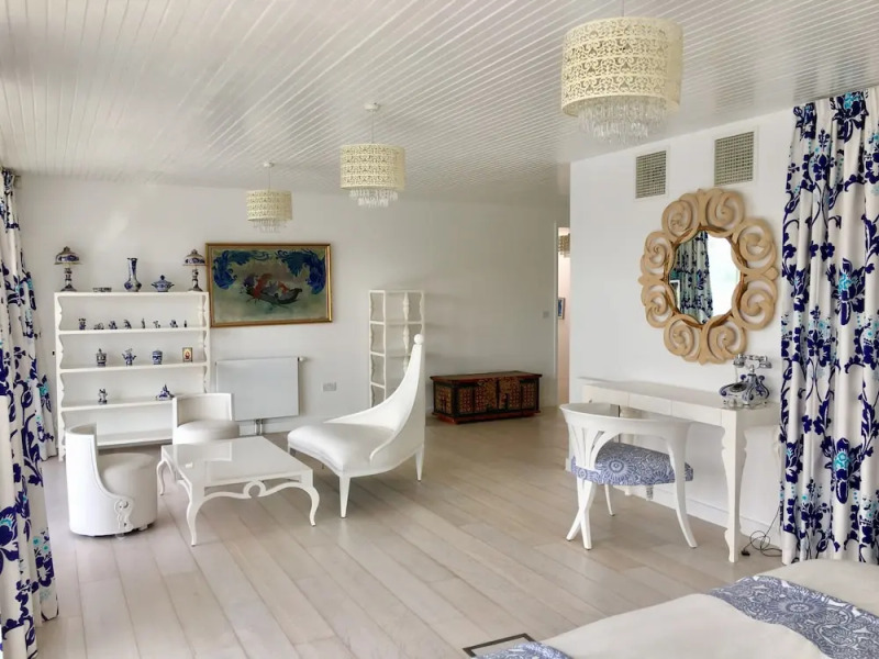 The House by the Lakes