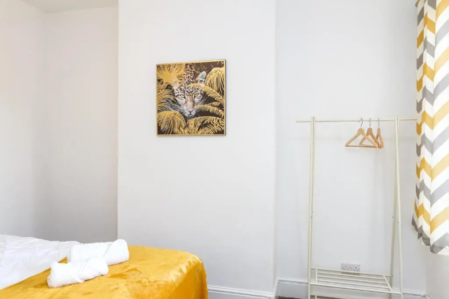 Budget Stay near Haglay Road, 10 minutes to City Centre Galton Road