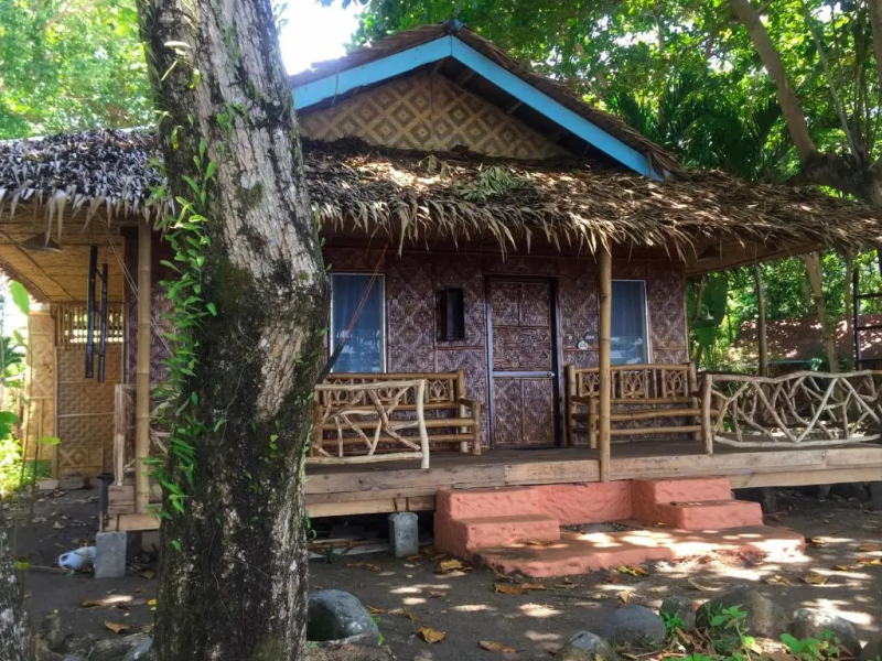 Beach House Resort and Dive Center