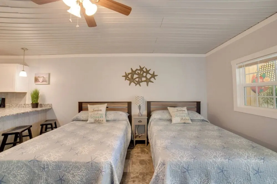 Ocean Isle Beach Studio w/ Patio - 1 Mi to Pier!