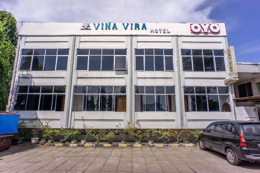 OYO 2180 Vina Vira Hotel
