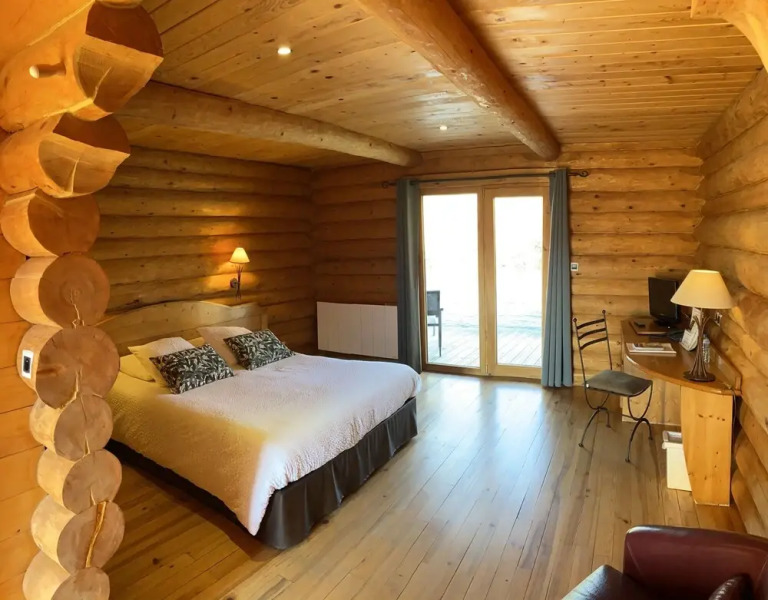 Logis Hôtel-Restaurant Domaine de Montecristo