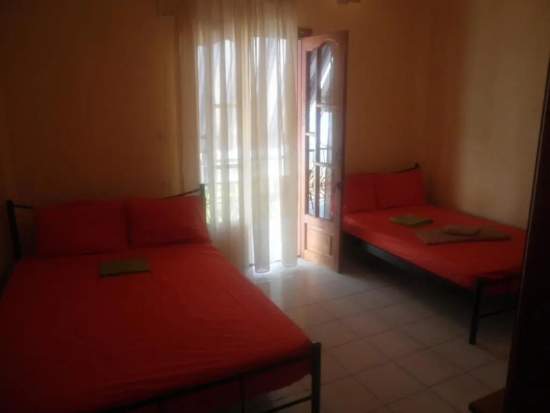 Eleni Kandilari Rooms