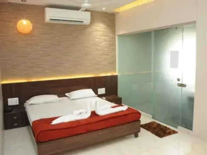 Hotel Om Palace And Party Plot