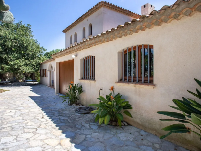 Premium Villa in Ollioules with Swimming Pool