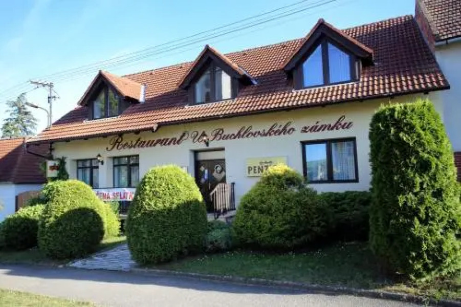 Restaurace a penzion u Buchlovského zámku