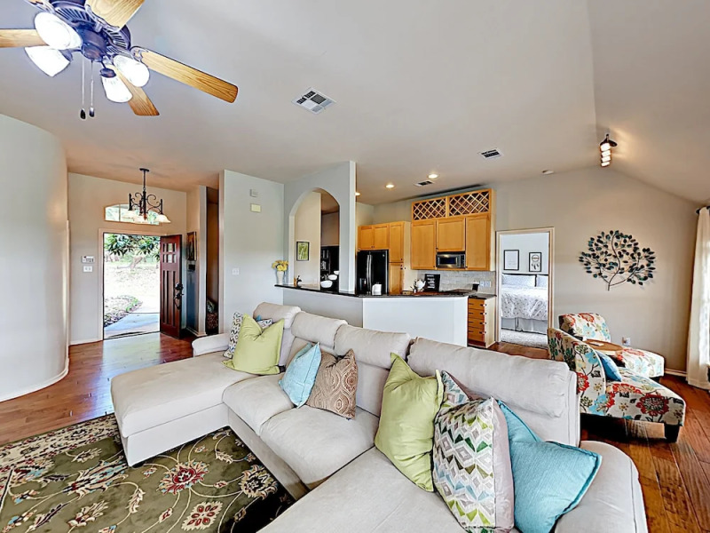 10807 Dripping Springs - 3 Br Home