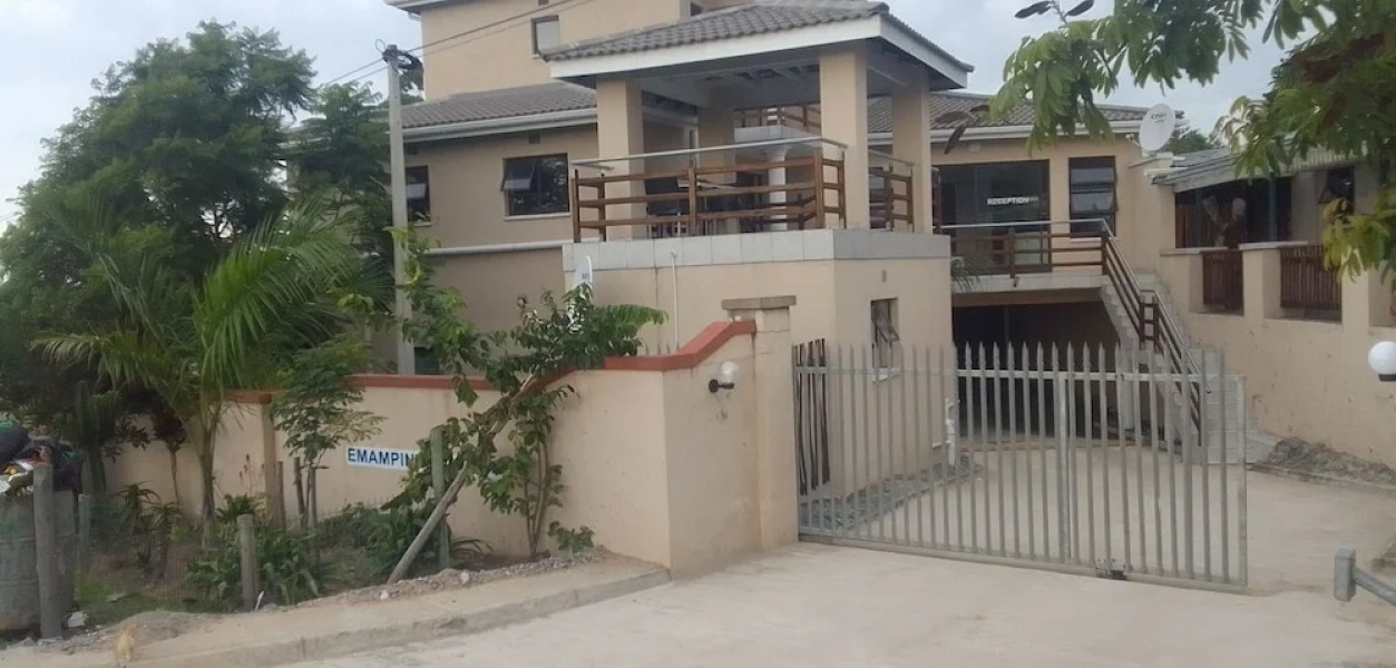 Emampingeni Lodge
