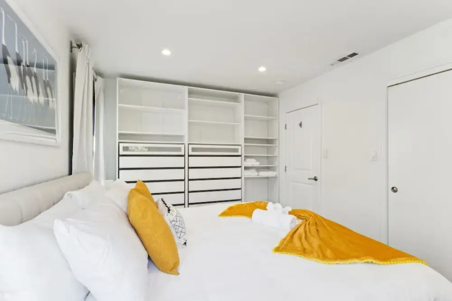 Charming Retreat With Hot Tub & Scenic Trails 2 Bedroom Home