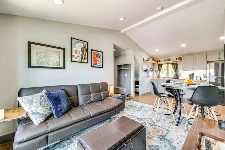 11 Mi to Snowbird Resort: Mtn-view Apt w/ Hot Tub