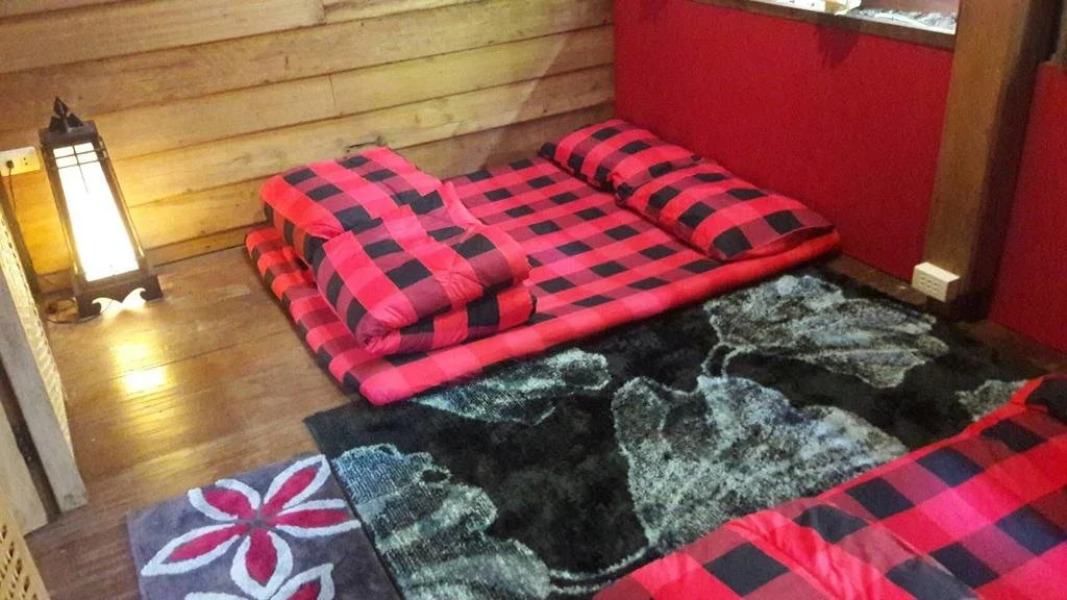 清迈湄康蓬胡安伯格哈格酒店(Maekampong Huean Bog Hug Chiangmai)