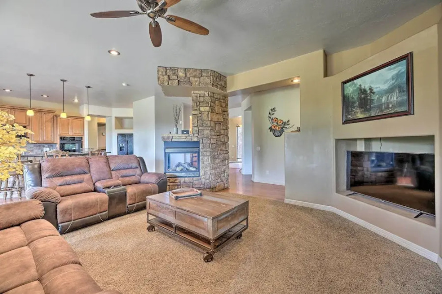 Game Room & Community Amenities: Overgaard Home!