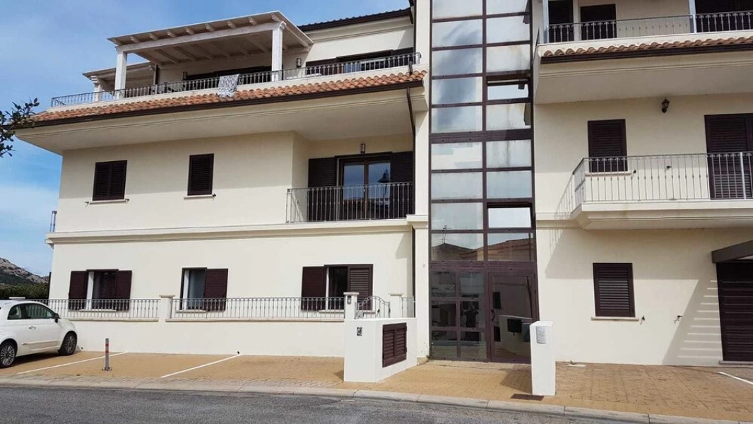 Chic Beachside Apartment