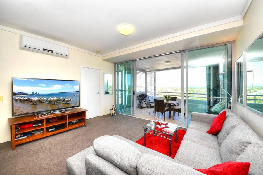 Beachfront Resort 2 Bedroom High Floor