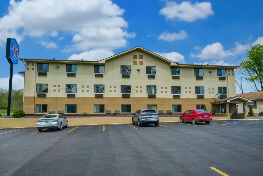 Motel 6 Montoursville, PA - Williamsport