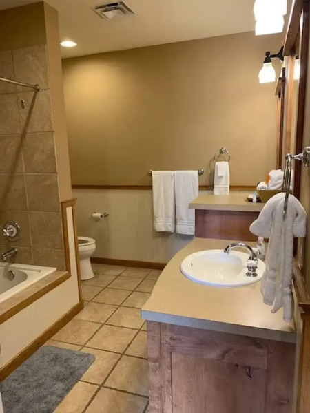 Shared Roof Top Hot Tub Silver Mtn