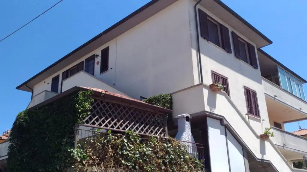 Appartamento sulle colline Toscane a 10 km dal mare