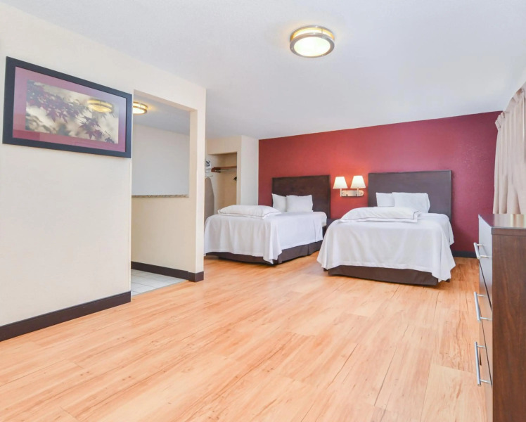 Red Roof Inn PLUS+ & Suites Guilford