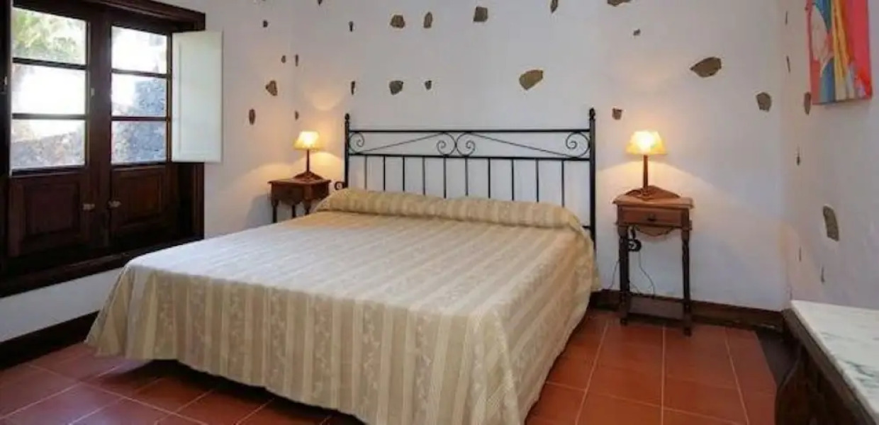 Villa - 2 Bedrooms with Pool and WiFi - 106084