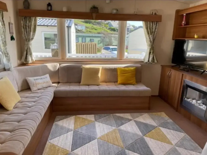 Challaborough bay Caravan, Sleeps 8, pet Friendly
