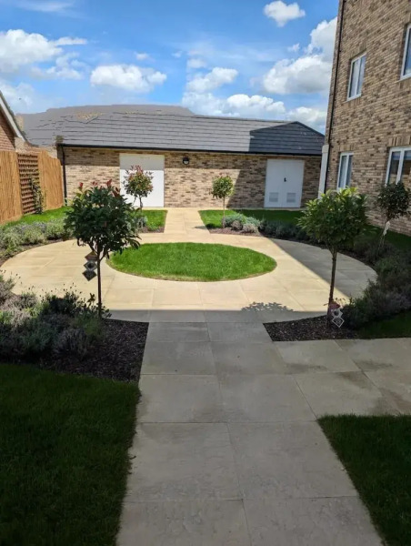 Modern 2 Bedroom Apartment