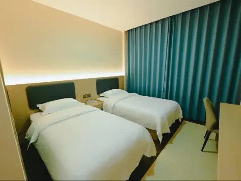 Jingtai 7-day Intelligent Hotel