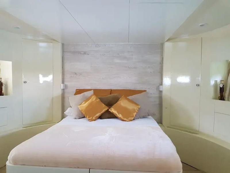 60ft Motor Yacht in Ocean Village Gibraltar