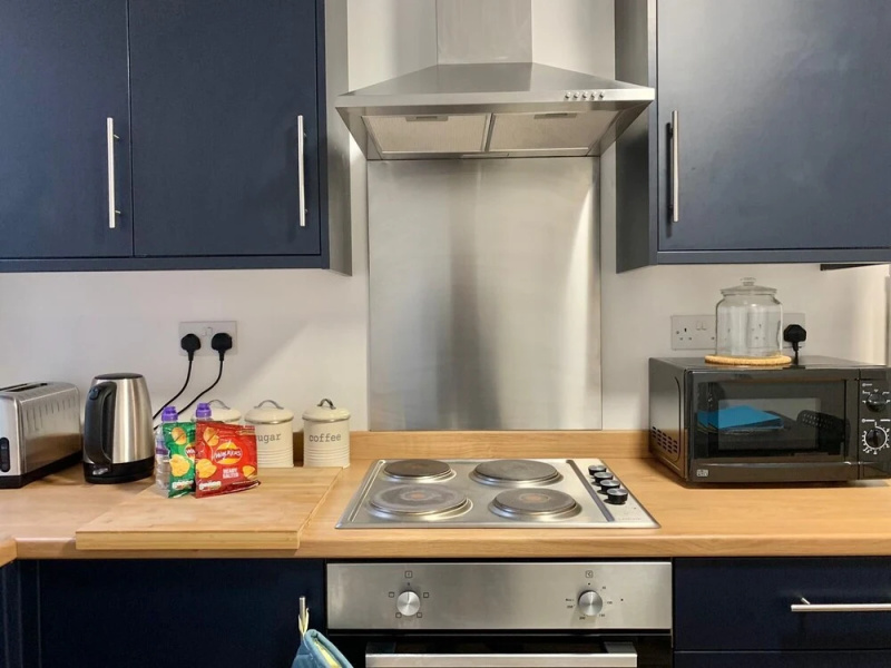Flat 2, 3 Saville Place