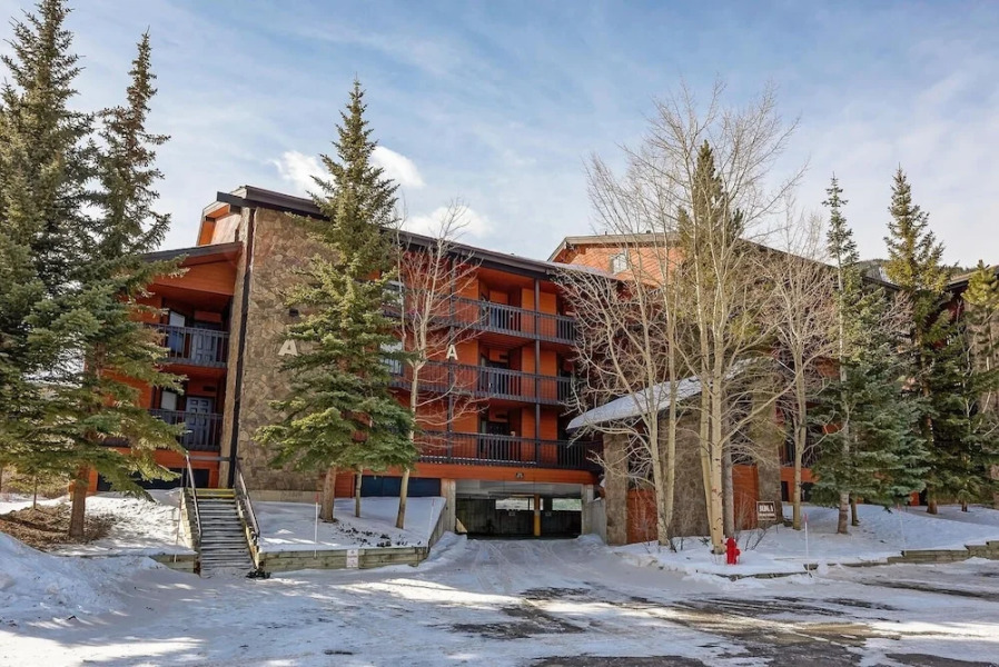 Mountainside  155a 2 Bedroom Condo by RedAwning