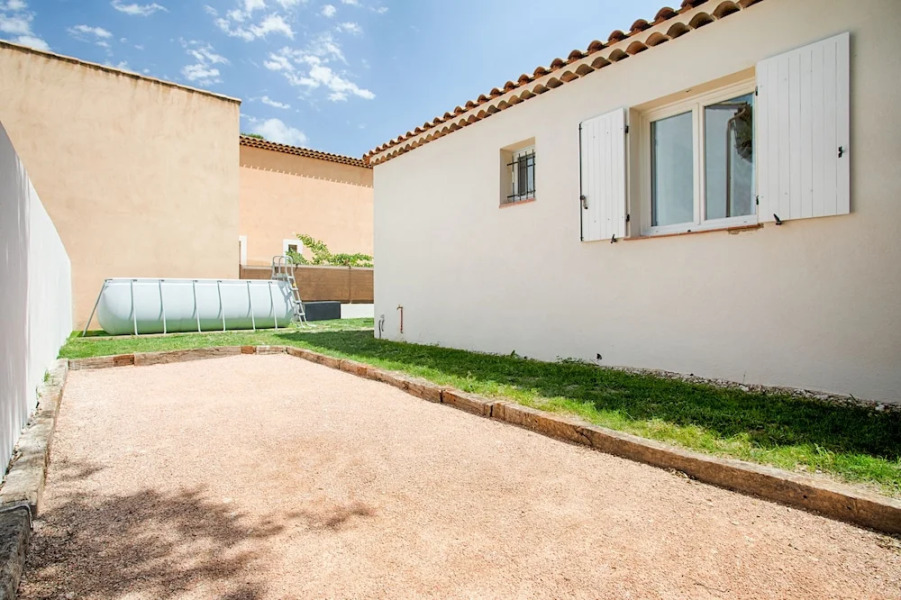 Relax piscine pétanque sauna jardin