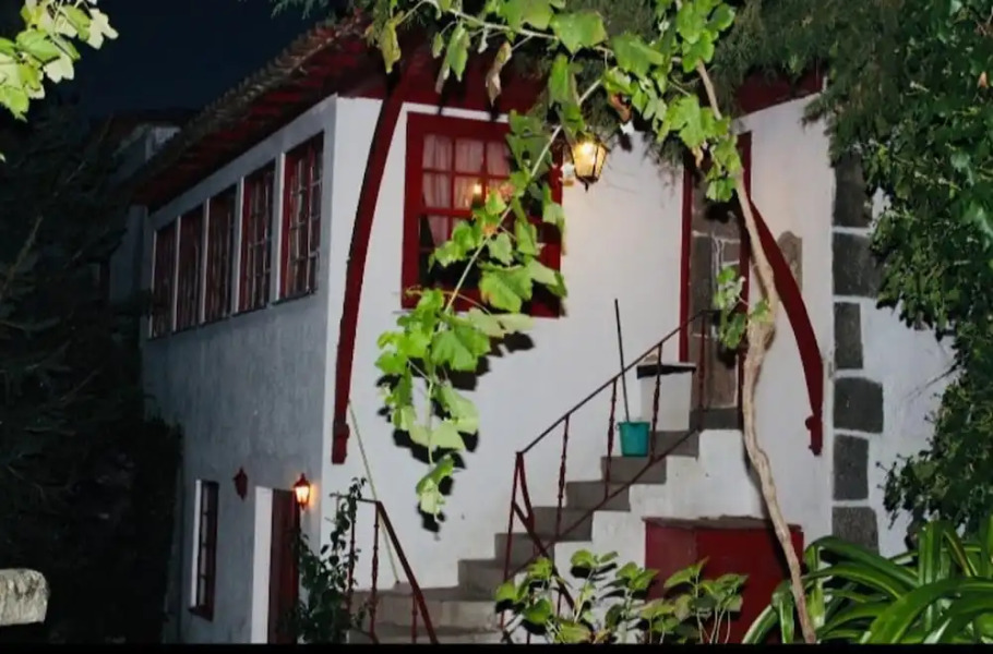 Lovely 6-bed Cottage in Braga Enjoy and Relax