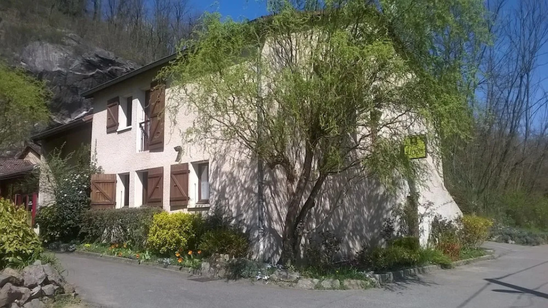 La Cascade Hotel Restaurant