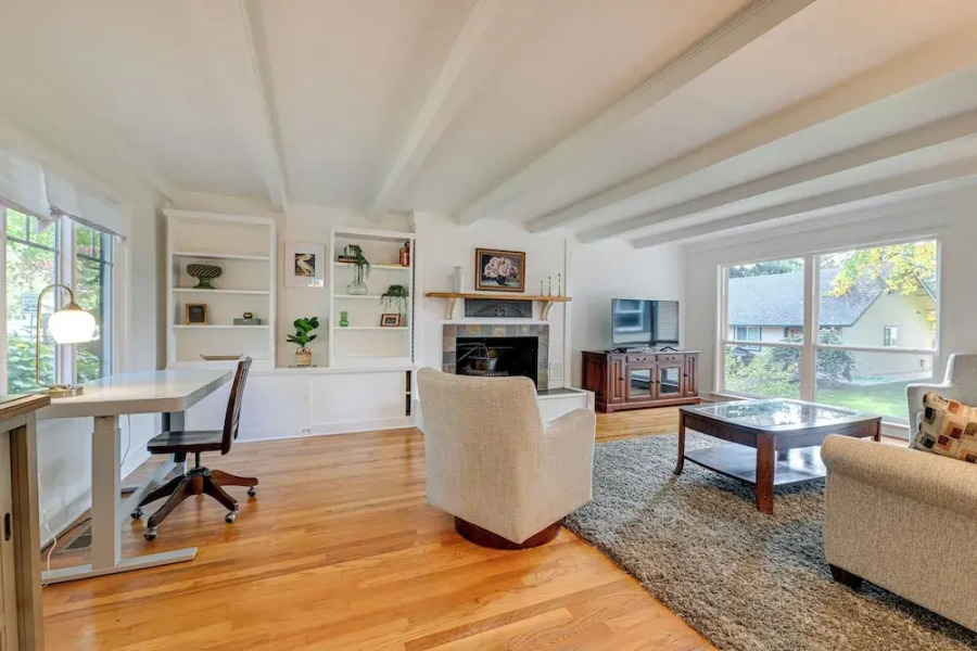 Cozy Grants Pass Home ~ 9 Mi to Rogue River Access