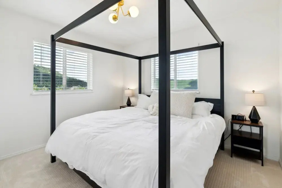 Tranquil Mountain Retreat Scenic Views & Hot Tub 4 Bedroom Home by RedAwning